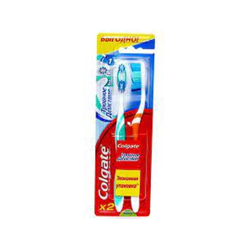 Зубная щетка Colgate тройное действие 1+1 (средней жесткости)